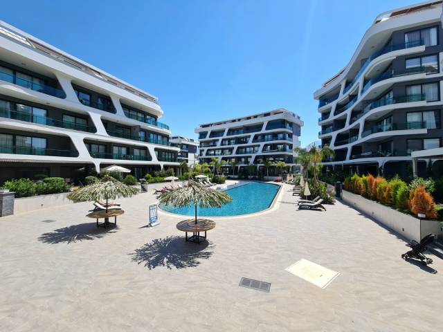 Ready Luxury Apartments: Garden floor luxury apartment for sale 3+1